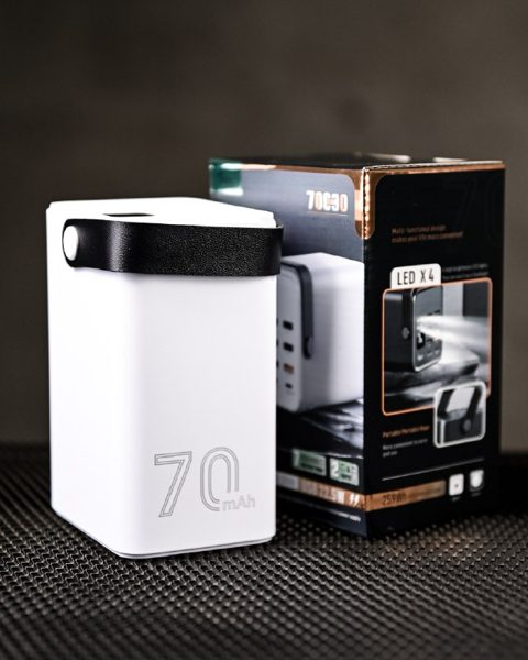 Power bank з ліхтариком